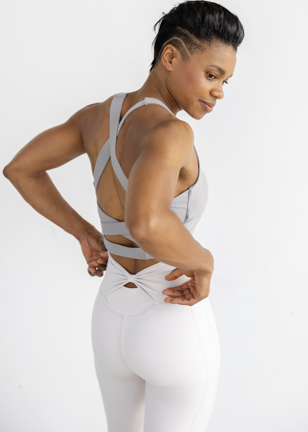 Astoria LIVE LUXE Sports Crop - Light Grey