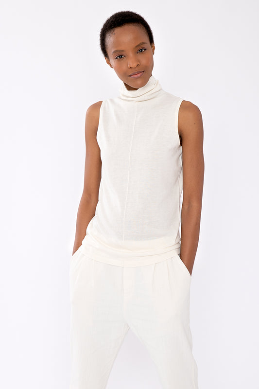 Kinross Cashmere Sleeveless Seamed Funnel