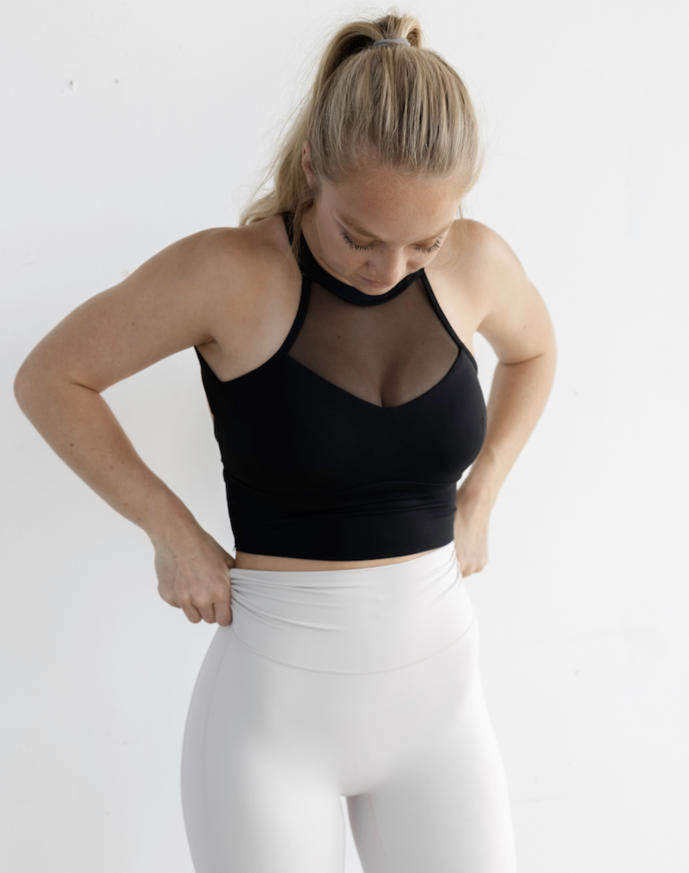 Astoria LIVE LUXE Mesh Sports Crop - Black