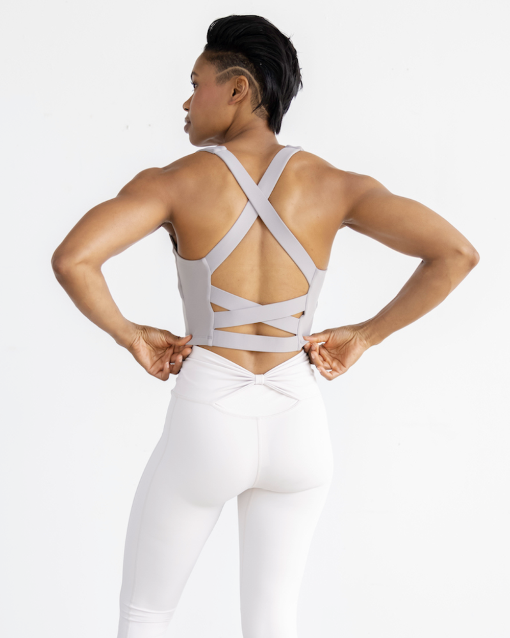 Astoria LIVE LUXE Sports Crop - Light Grey