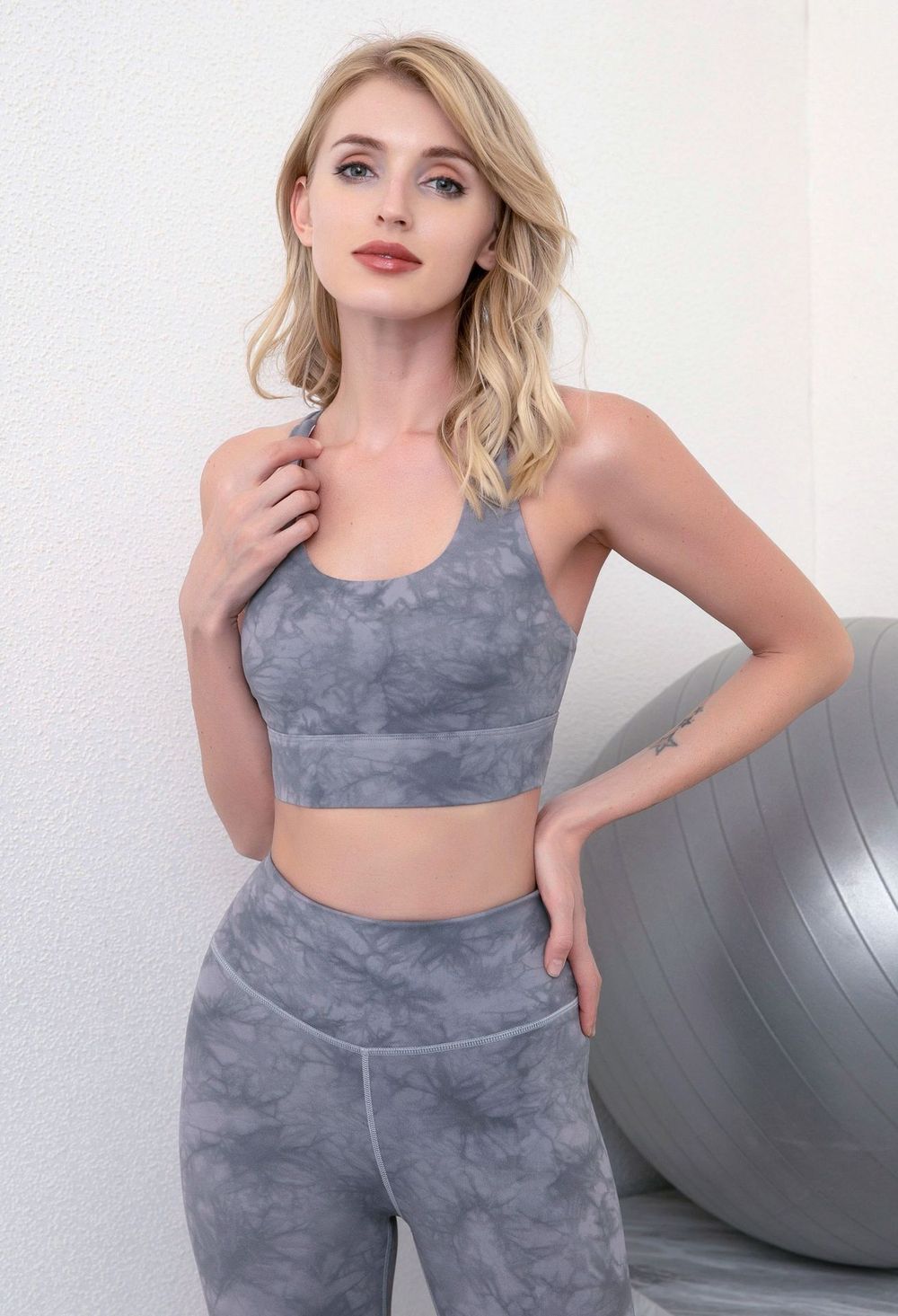 Astoria LUXE CLOUD Sports Crop - Light Grey