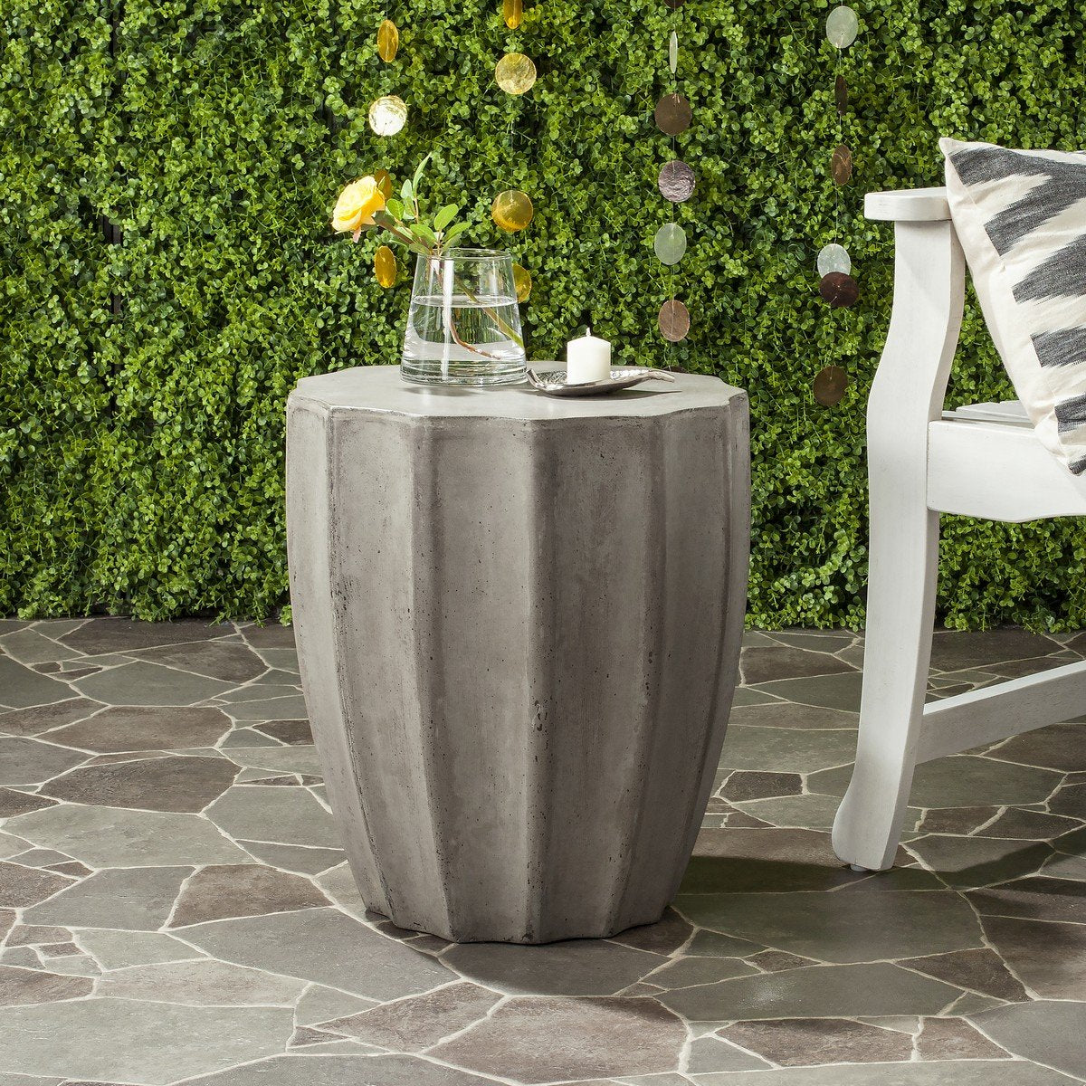 Jaslyn Indoor / Outdoor Modern Concrete Round 17.7-inch H Accent Table