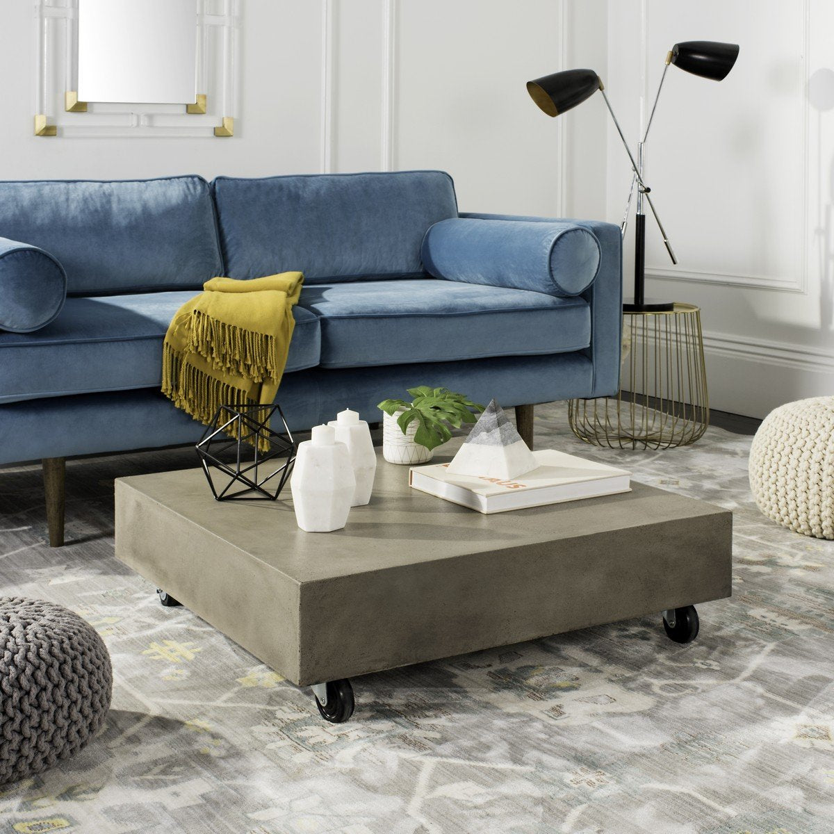 Gargon Indoor/outdoor Modern Concrete 9.84-inch H Coffee Table With Casters